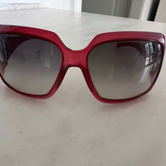 Gucci Red Sunglasses - Picture 3 of 5